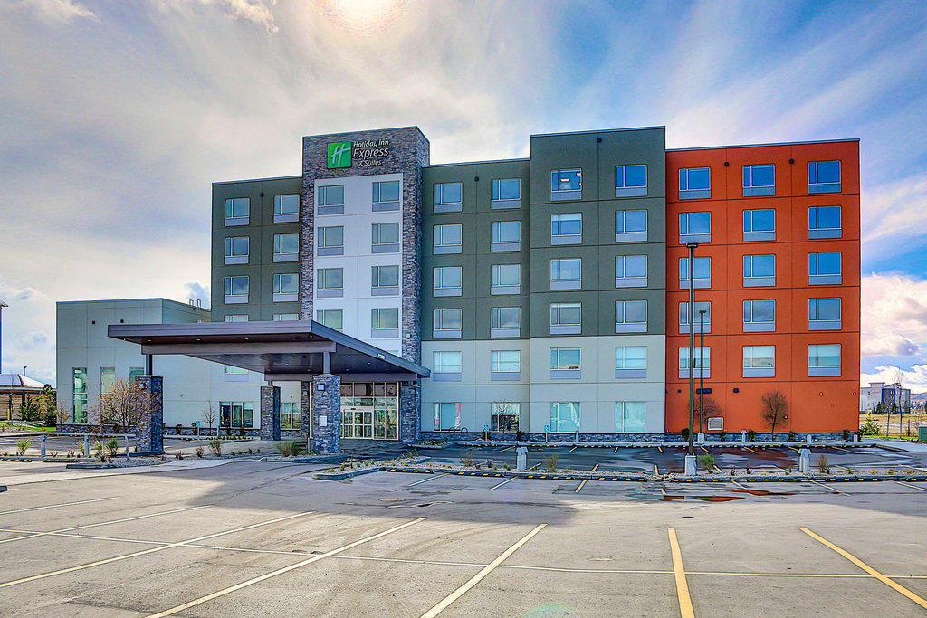 Our brand new Calgary Airport hotel has all the amenities you need