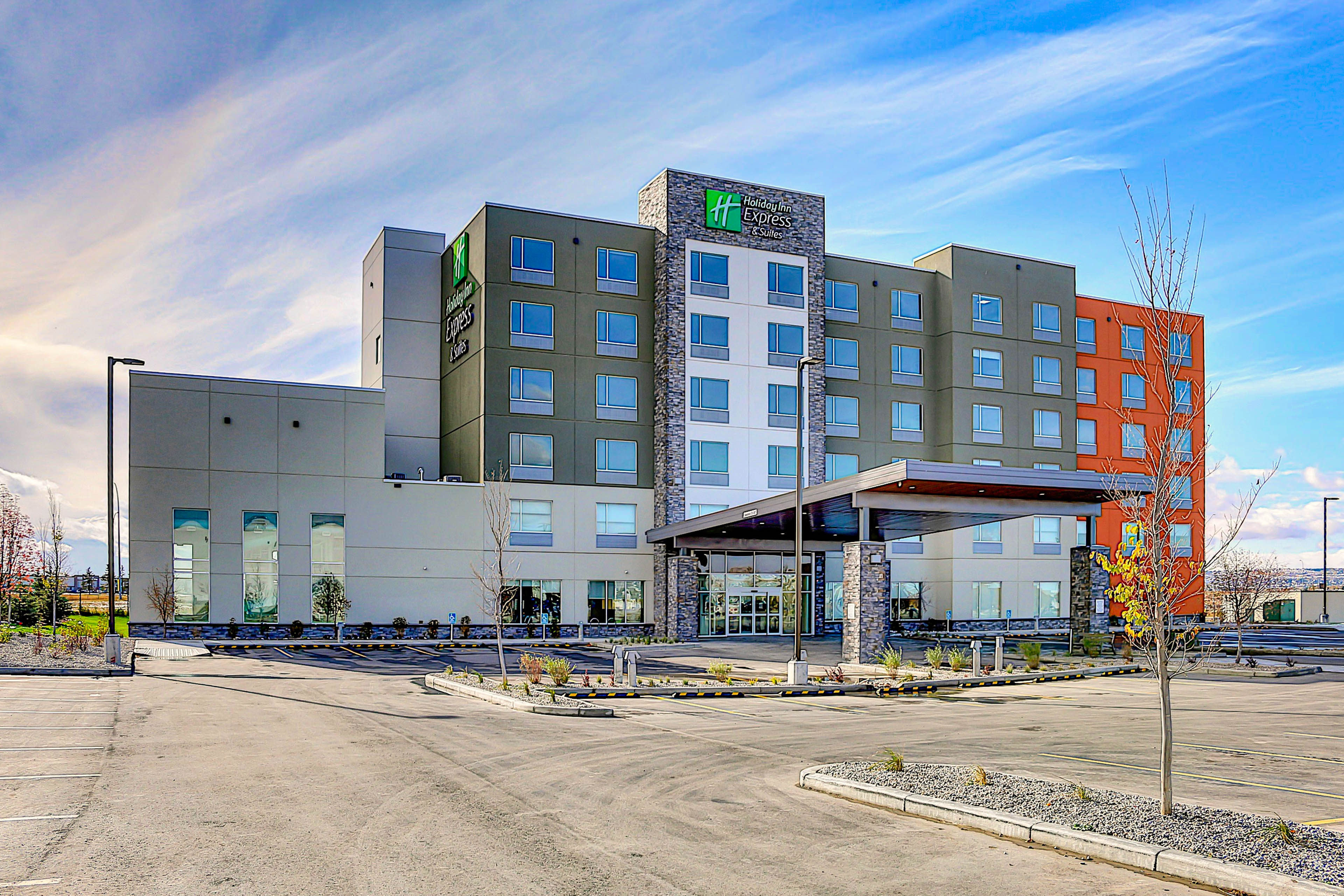 Holiday Inn Express/Ste Airport Trail NE