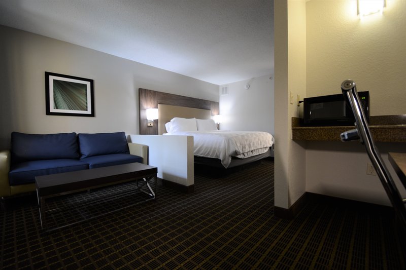HOLIDAY INN HAZLET