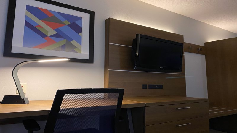 HOLIDAY INN EXP STES SOMERSET