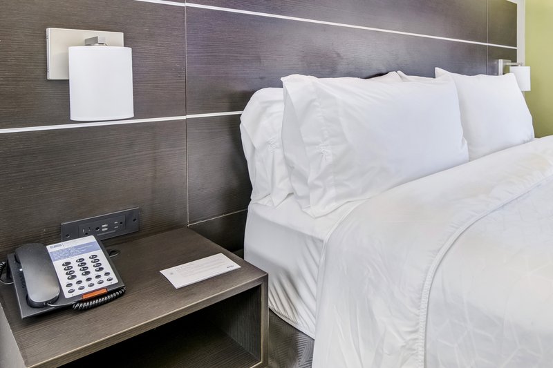 Holiday Inn Express and Suites Longview North
