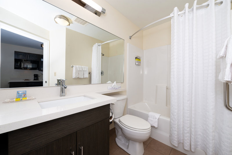 CANDLEWOOD SUITES OLATHE