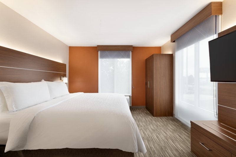 HOLIDAY INN EXP STES AUBURN