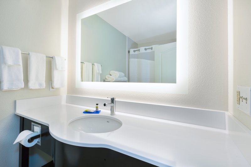 Holiday Inn Express and Suites Effingham