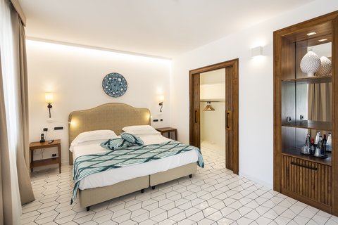 Premier with parzial sea view