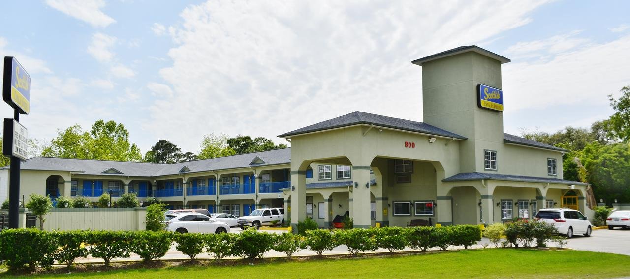 Scottish Inn & Suites Alvin