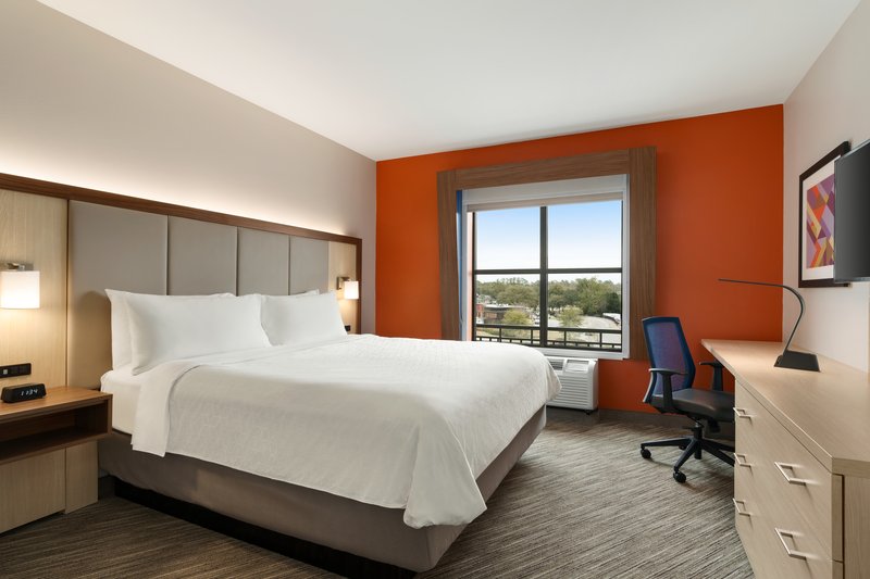 Holiday Inn Express & Suites Mount Pleasant