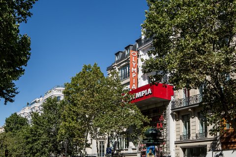 Nous sommes situés à 200 mètres de l'Olympia