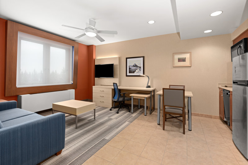 Holiday Inn Express – Military Northern Lights Inn