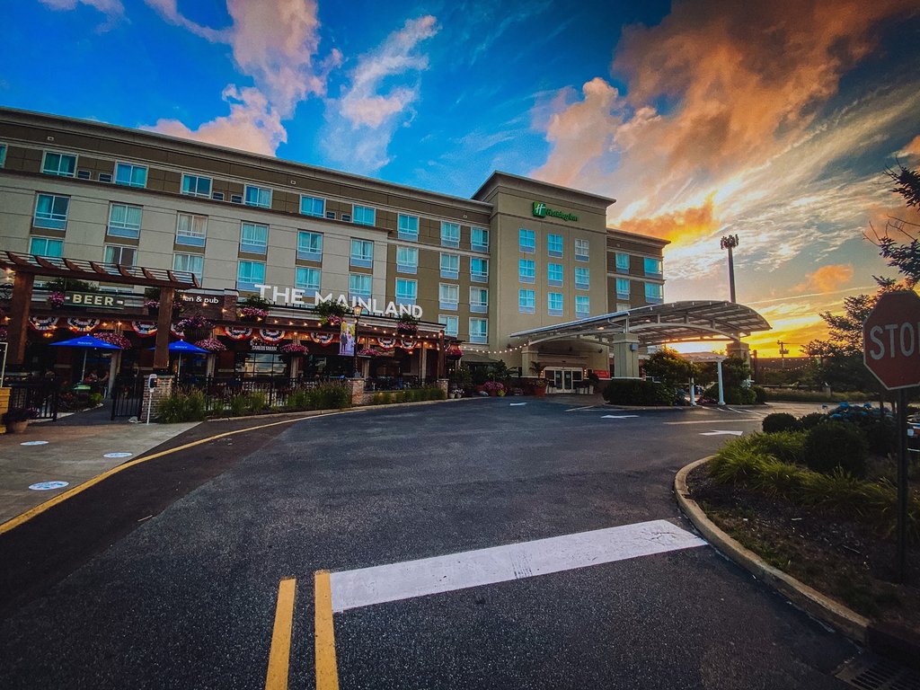 The Mainland Holiday Inn in Manahawkin NJ