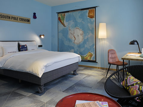 Arctic Large Room