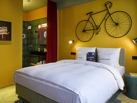 Tropic Medium Room