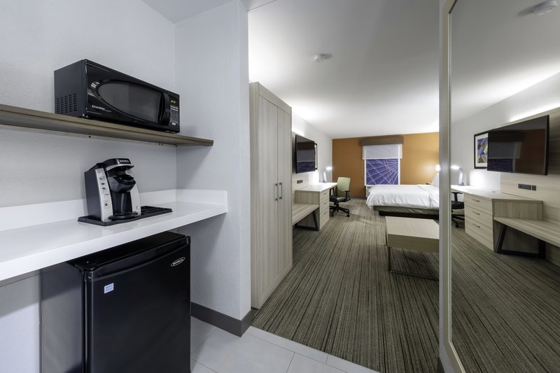 HOLIDAY INN EXPRESS PETERSBURG