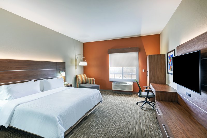 Holiday Inn Exp Stes Pryor
