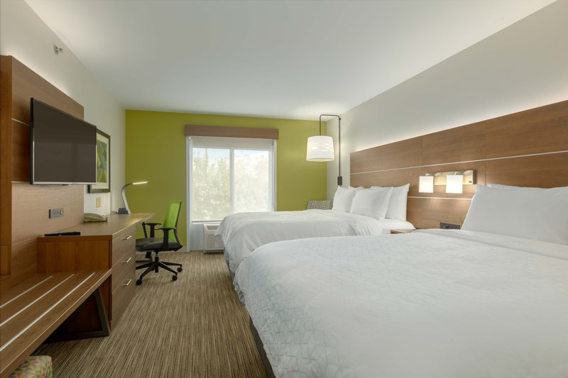 2 QUEEN BEDS NONSMOKING