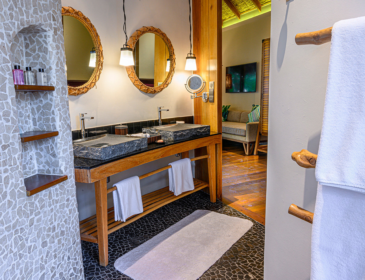Constance Moofushi Resort