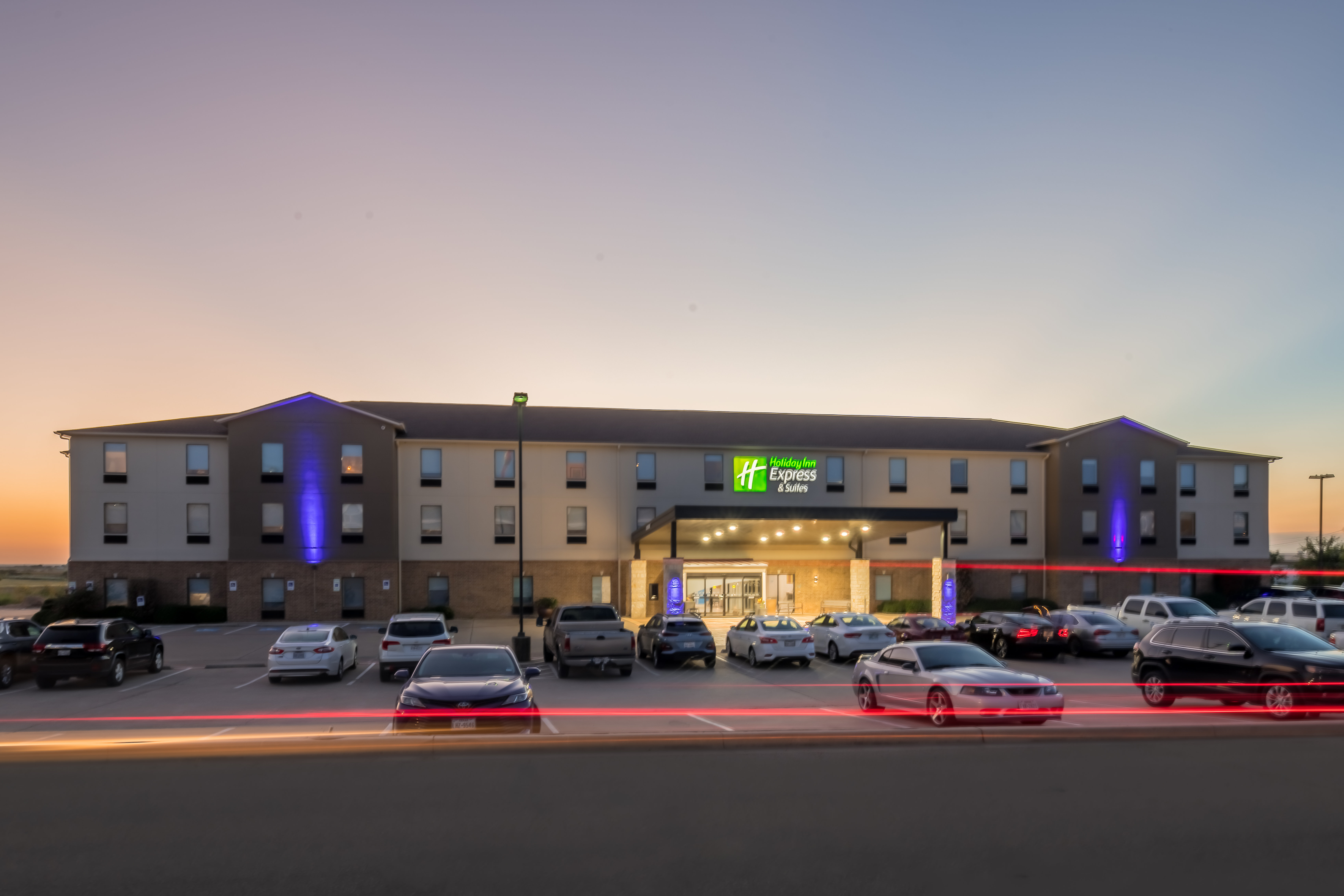 Holiday Inn Express & Suites N Waco Area
