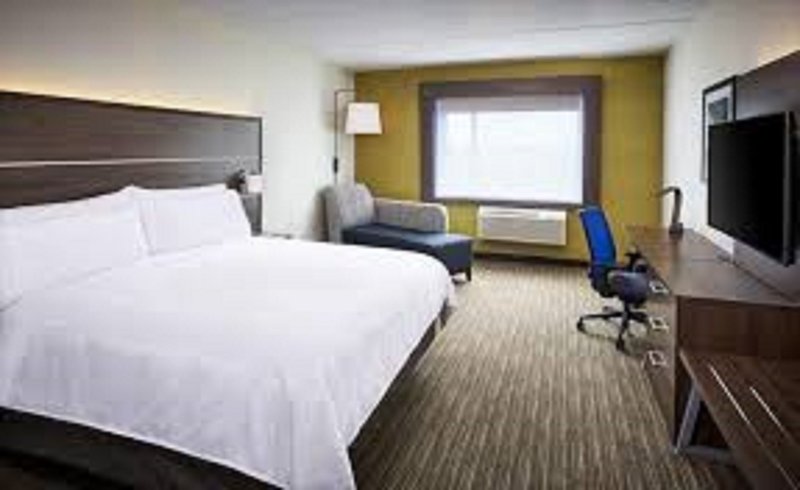 HOLIDAY INN EXPRESS MCCOMB