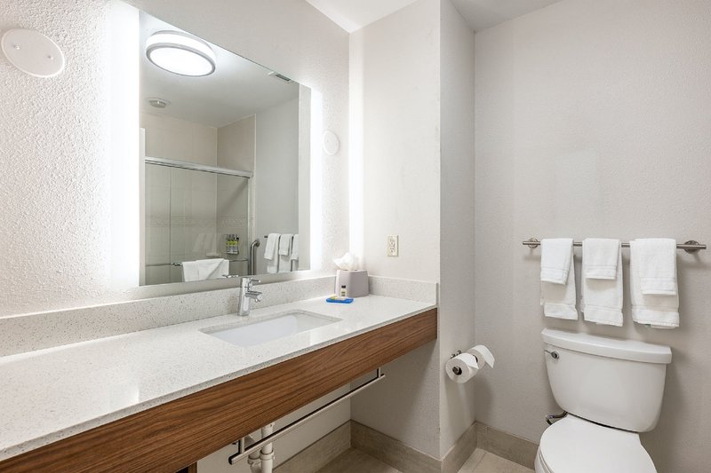 HOLIDAY INN EXPRESS MCCOMB