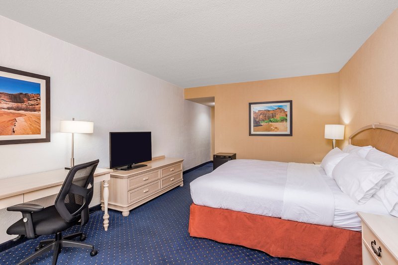 HOLIDAY INN CHINLE