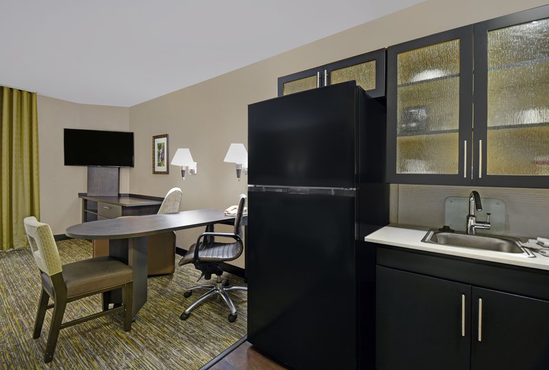 STUDIO SUITE 2 QUEEN NONSMOKING