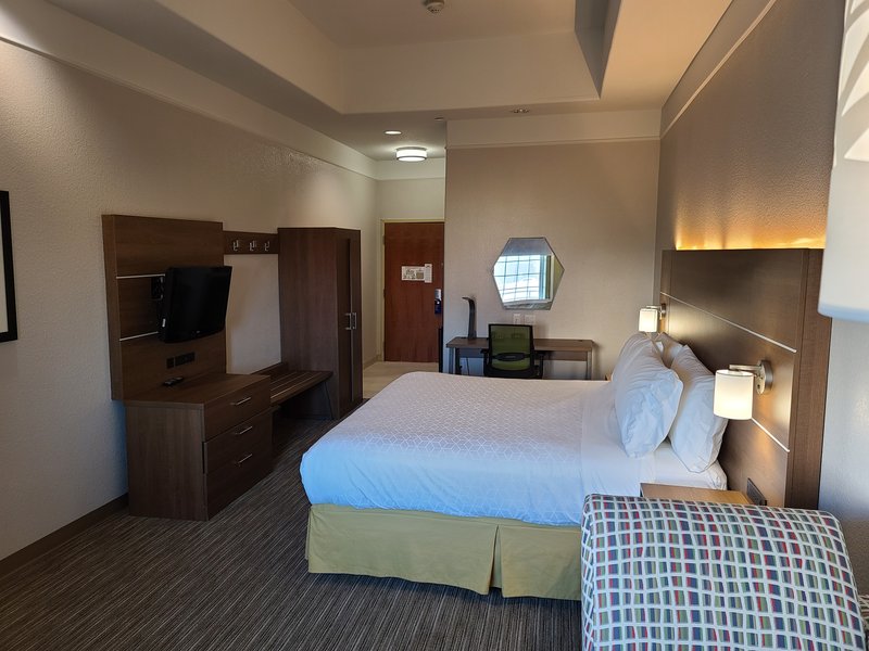 Holiday Inn Express and Suites Galveston West-Seawall