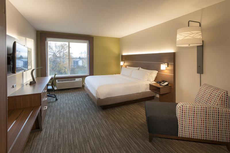 Holiday Inn Express and Suites Seattle South – Tukwila