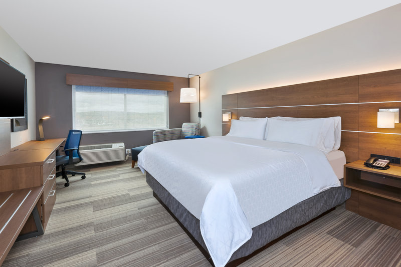Holiday Inn Express and Suites Eau Claire West I-94