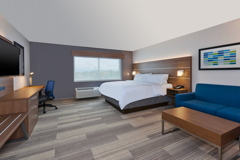 Holiday Inn Express and Suites Eau Claire West I-94