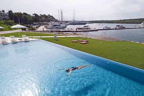 Peninsula Pool
