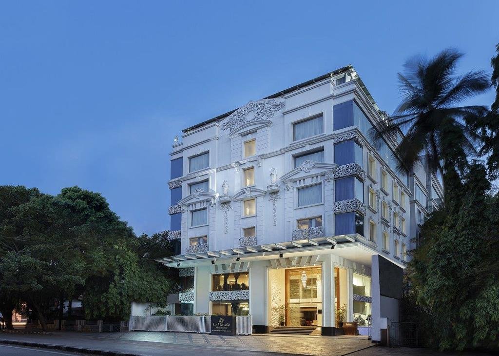 La Marvella Sarovar Premiere Hotel