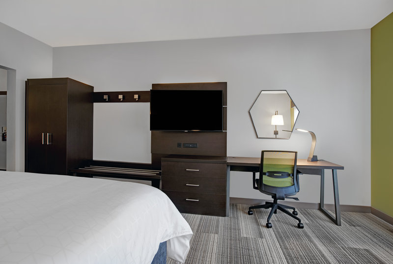 Holiday Inn Express Milwaukee Downtown