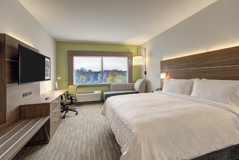 Holiday Inn Express and Suites Charlotte Southwest