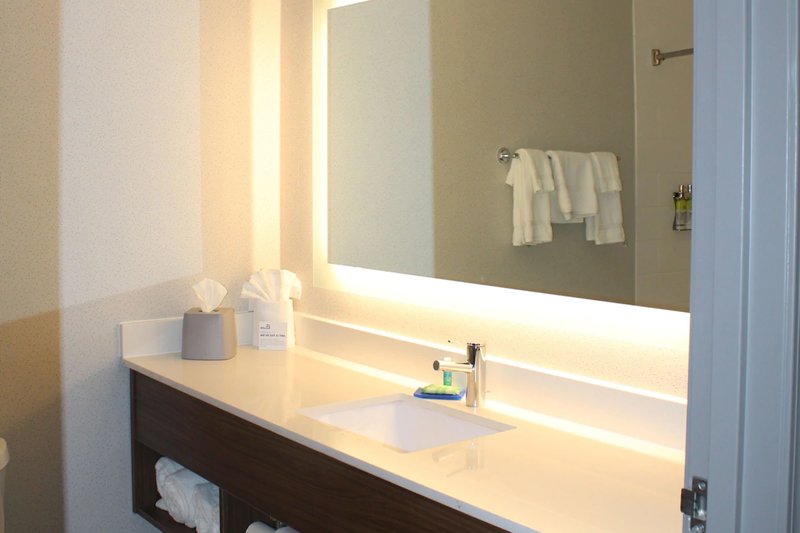 HOLIDAY INN EXPRESS RATON