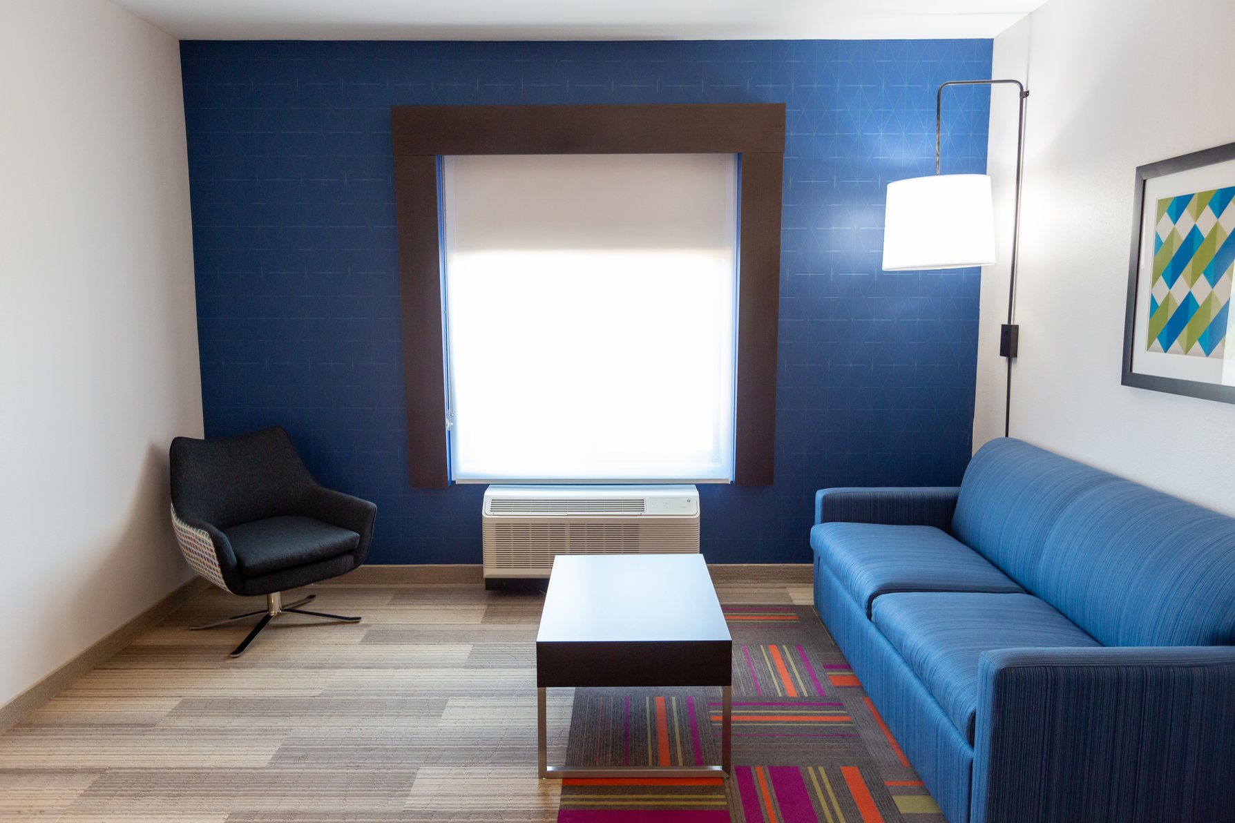 Holiday Inn Express & Suites - Kingfisher Room Type - 1 King Suite
