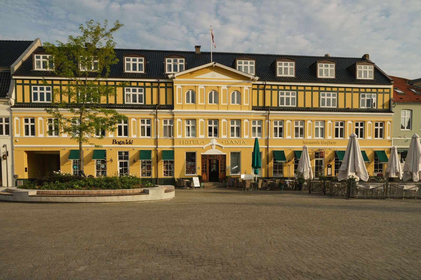 Dania Hotel