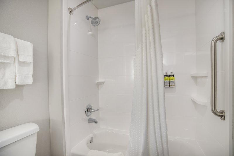 Holiday Inn Express and Suites Tulsa East – Catoosa