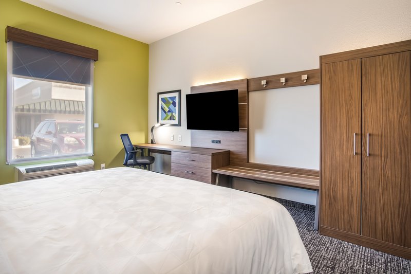 Holiday Inn Express and Suites Tulsa East – Catoosa