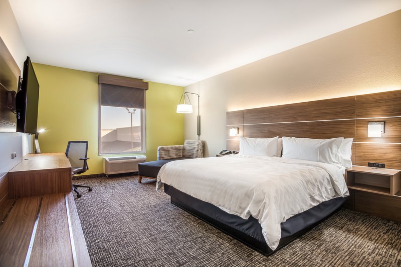 Holiday Inn Express and Suites Tulsa East – Catoosa