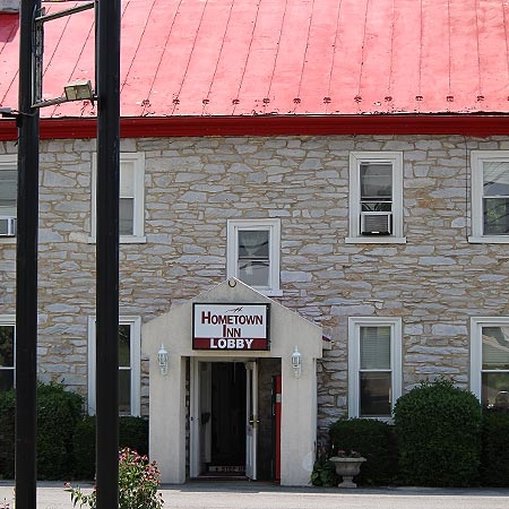 Hometown Inn Staunton Exterior