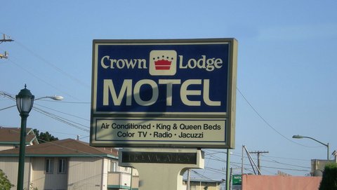 MH CrownLodgeMotel Oakland CA Property Exterior