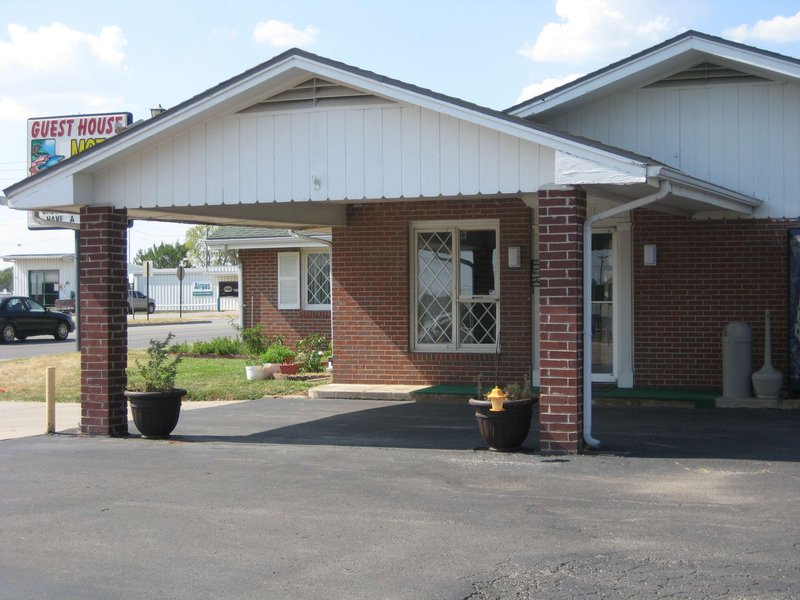 Guest House Motel Chanute in Chanute, KS Magnuson Hotels