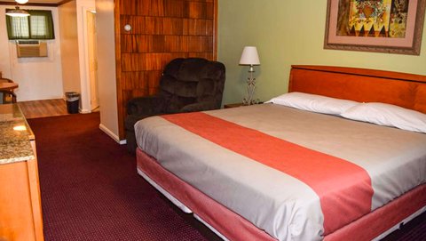 MH RelaxInnBloomsburg Bloomsburg PA Guestroom King