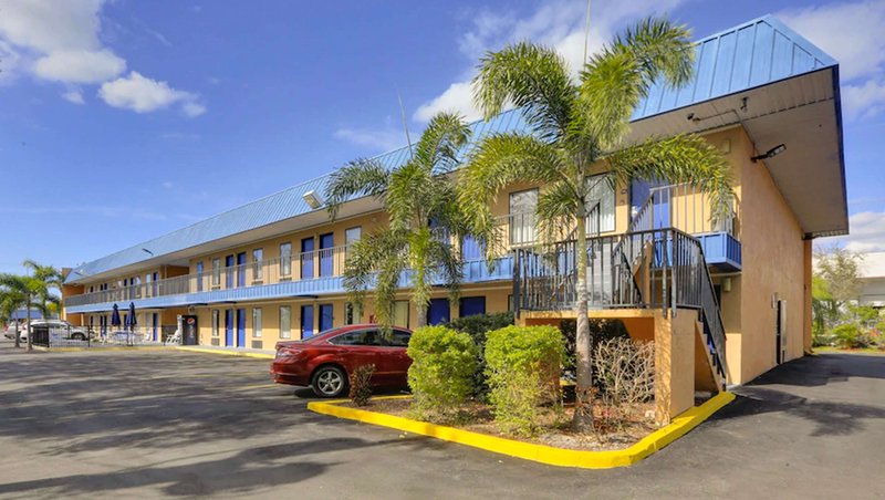 MH HotelBradenton Bradenton FL Property Exterior
