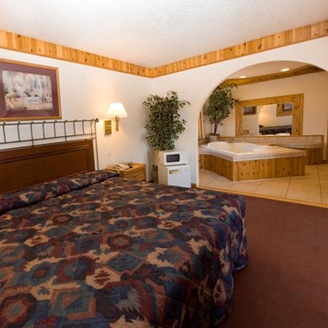 North Country Inn Suites Room