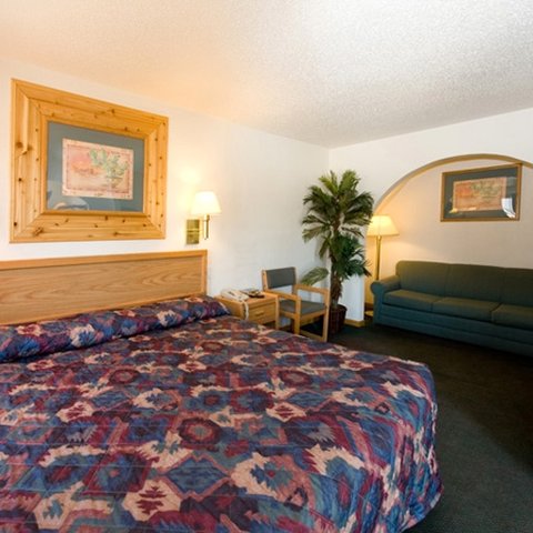 ND NorthCountryInn Mandan bed