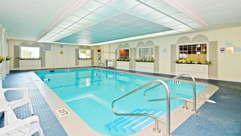 Indoor Pool Pionner Inn and Suites