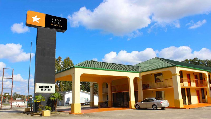 MStar Brewton Brewton AL Property Exterior