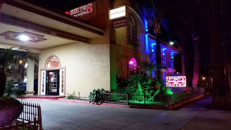 MH DynastySuitesHotel Riverside CA Property Exterior