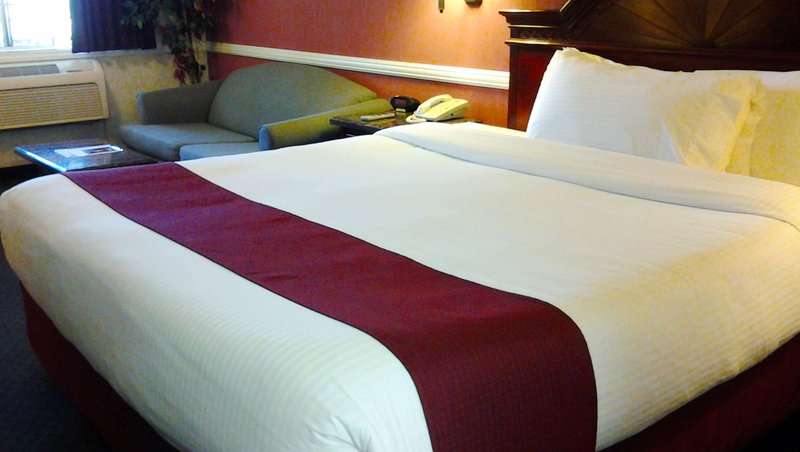 MH DynastySuitesHotel Riverside CA Guestroom KingDeluxe